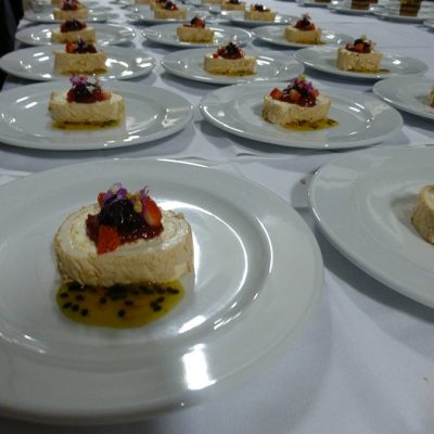 Mini pavlova catering