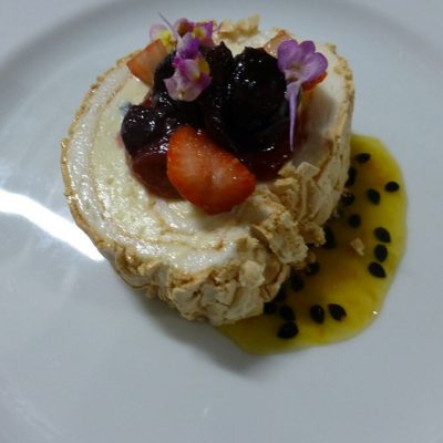 Passionfruit pavlova
